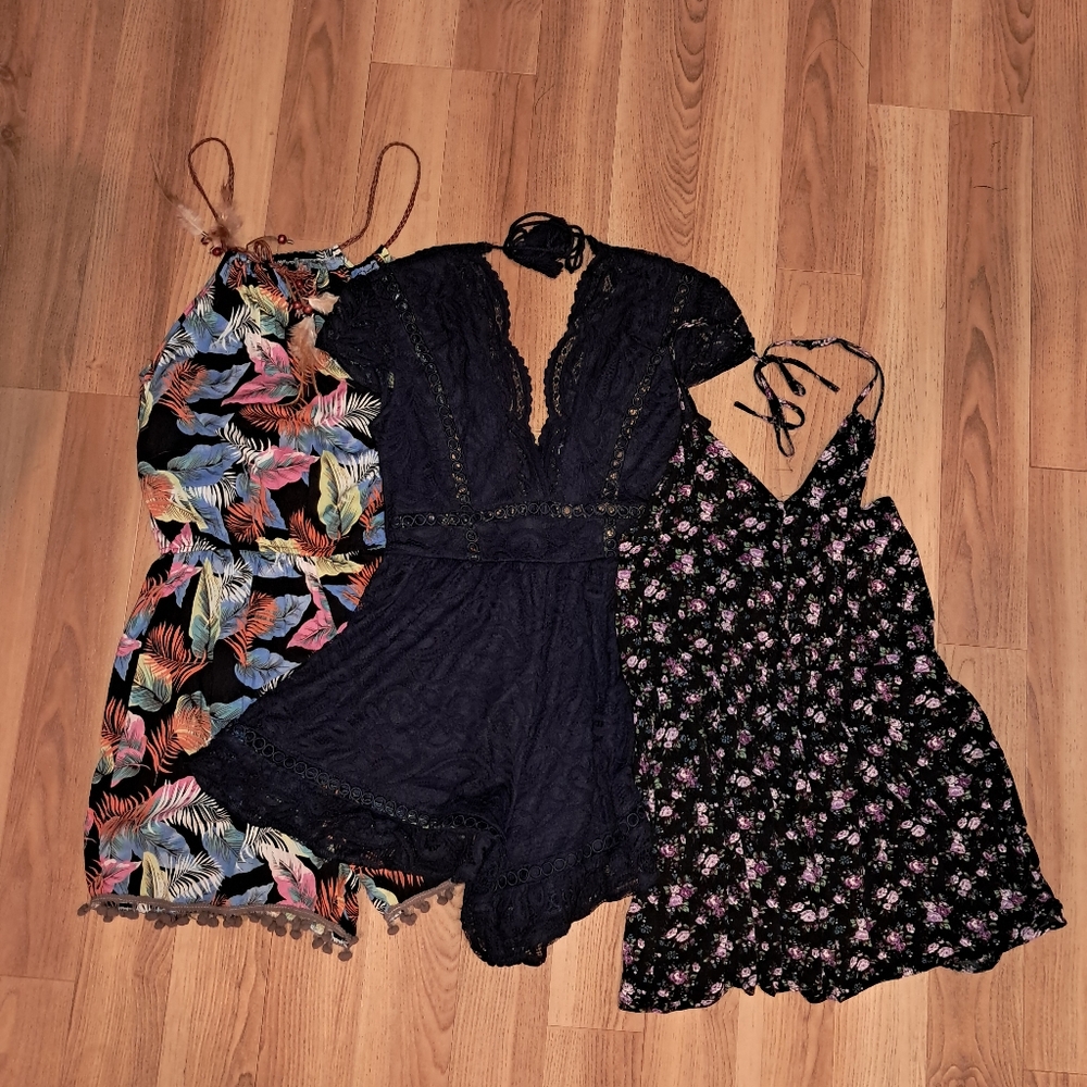 3 Pack 🌞 Summer Rompers 🌼 (Sizes Small & Medium)